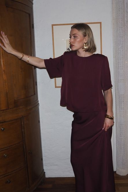Hovedbilde Leonie Satin Tee Burgundy/ Twist&Tango