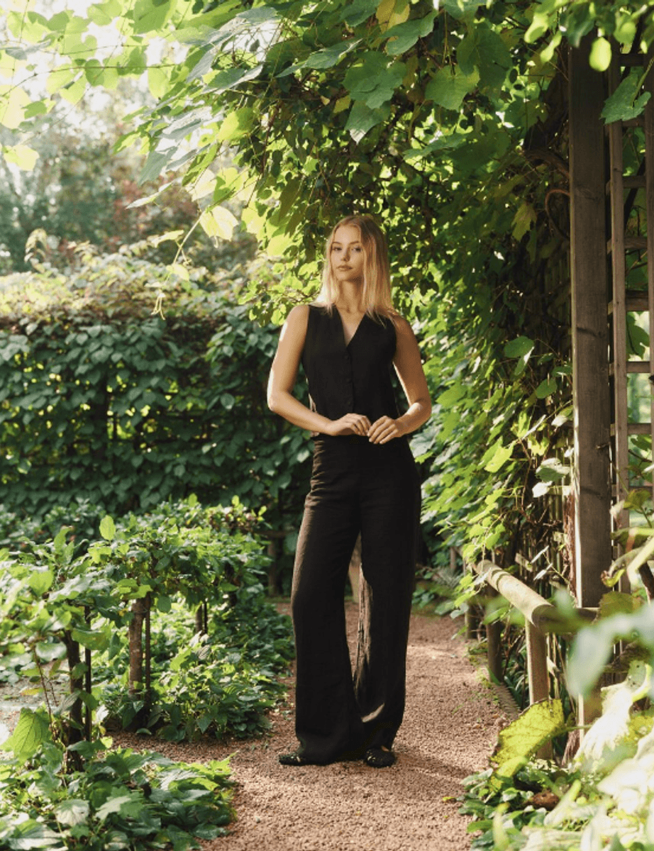 Johanne Linen Vest Black/ Ella&il