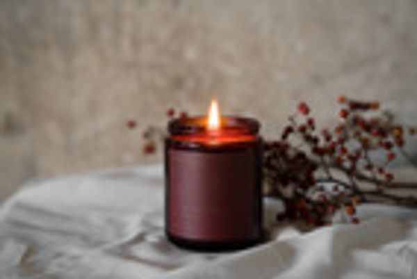 Hovedbilde Doftljus glas Röda äpplen/kanel d9/ Ernst